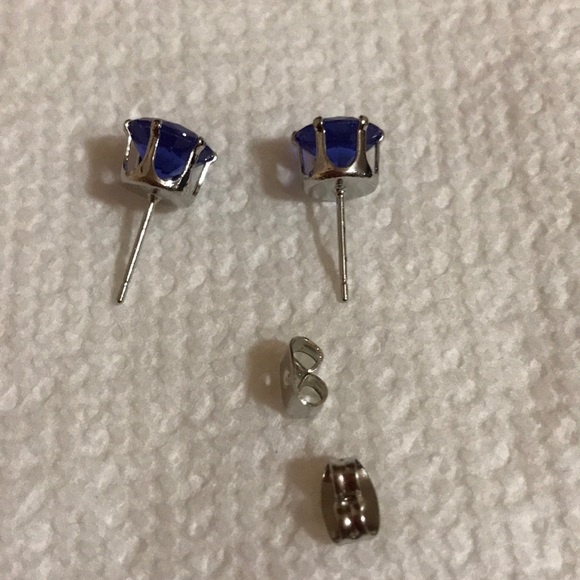 Gorgeous Tanzanite Earrings - Picture 3 of 3